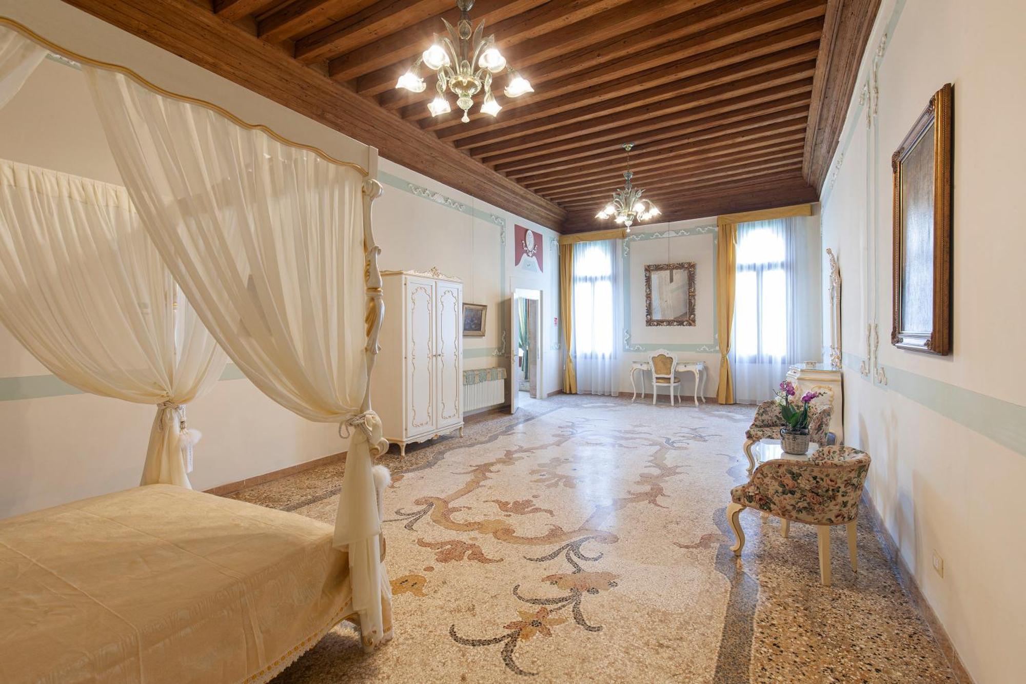 Luxury Apartment Pesaro Papafava Velence Kültér fotó